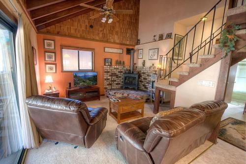 Sky Chalet By Lake Tahoe Accommodations