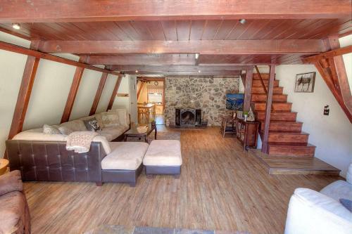 Tahoe Chalet By Lake Tahoe Accommodations