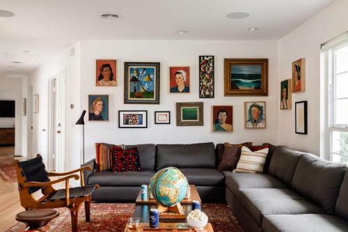 Marquee - Modern Stylish Estate W Pool & Entertainers Courtyard