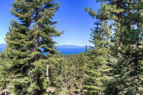 Heavenly Tree House By Lake Tahoe Accommodations