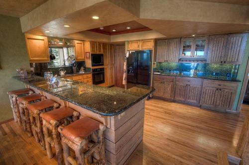 Heavenly Tree House By Lake Tahoe Accommodations