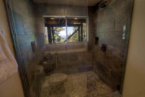 Heavenly Tree House By Lake Tahoe Accommodations