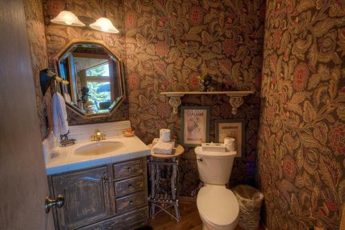 Heavenly Tree House By Lake Tahoe Accommodations