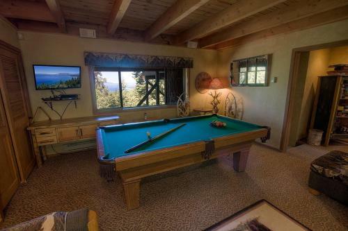 Heavenly Tree House By Lake Tahoe Accommodations