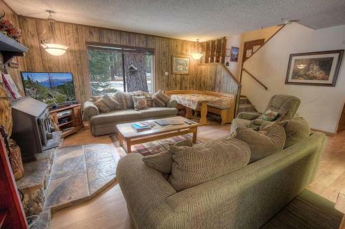 Bambis Bunkhouse By Lake Tahoe Accommodations