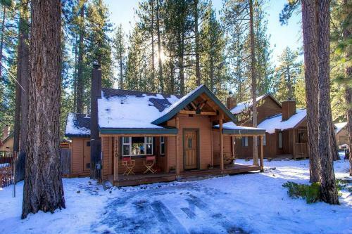 Breezy Pines Cabin By Lake Tahoe Accommodations
