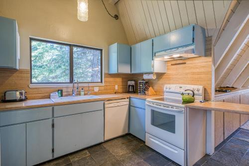 Mountain Peak Chalet