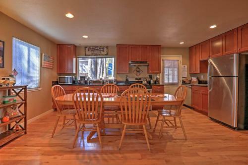 South Lake Tahoe Home With Spacious Backyard!