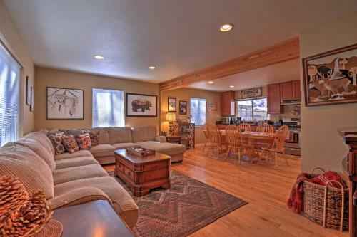 South Lake Tahoe Home With Spacious Backyard!