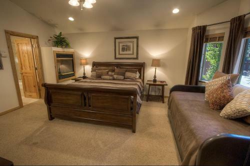 Casa Angora By Lake Tahoe Accommodations