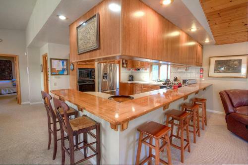 Waterfront Serenity By Lake Tahoe Accommodations