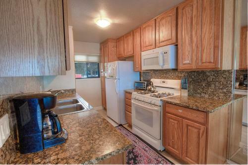 Tahoe Marina Shores By Lake Tahoe Accommodations