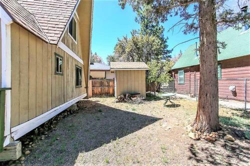 A Cabin Above-1761 By Big Bear Vacations