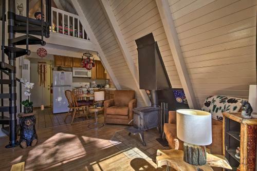 One-of-a-kind Couples Getaway Big Bear A-frame!