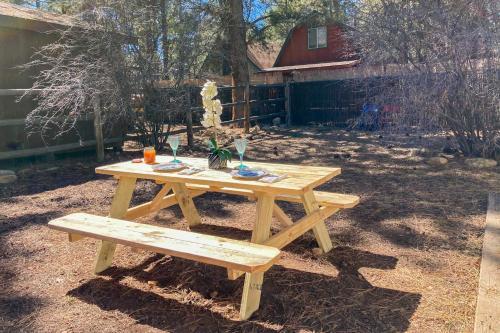 One-of-a-kind Couples Getaway Big Bear A-frame!