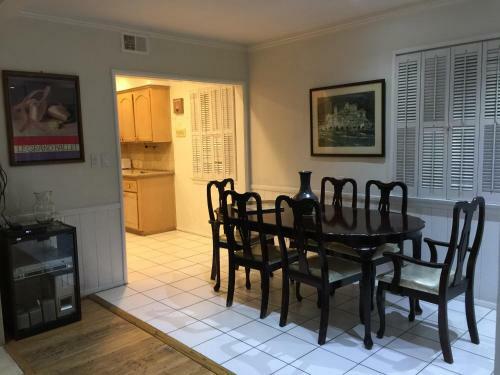 Lovely 2 Bedroom Home With A Pool