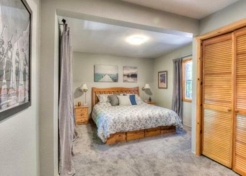 Foursome Cabin Cabin