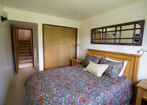 Eagles Perch Lake View Rental Cabin