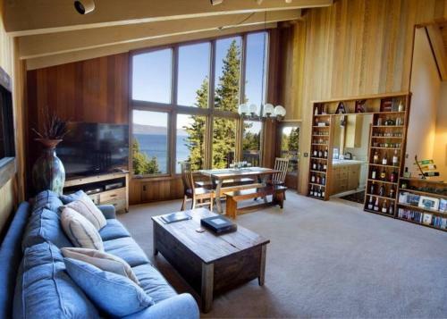 Eagles Perch Lake View Rental Cabin