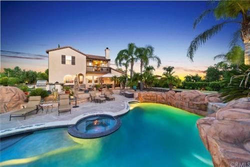 Tv-404 Endless Vineyard Views