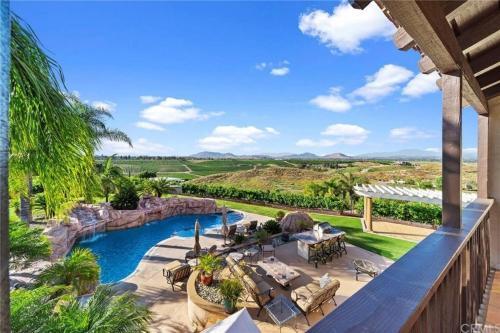 Tv-404 Endless Vineyard Views