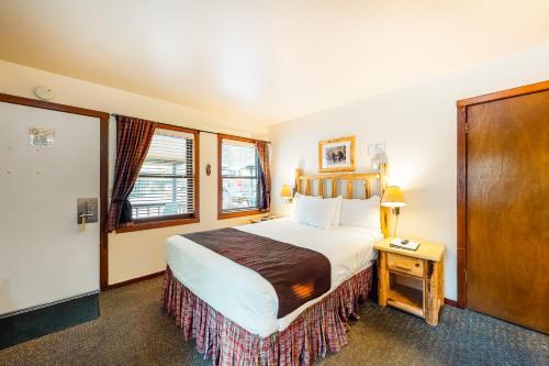 Franciscan Lakeside Lodge Studio