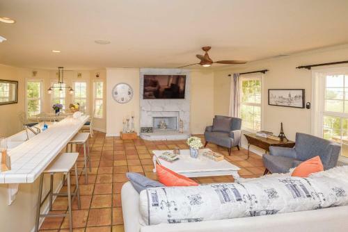 Lovely Home With Patio In Temecula Wine Country!