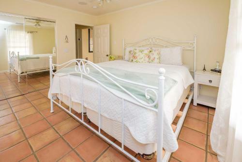 Lovely Home With Patio In Temecula Wine Country!