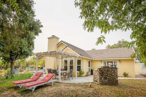 Lovely Home With Patio In Temecula Wine Country!