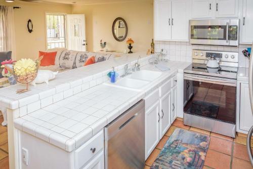 Lovely Home With Patio In Temecula Wine Country!