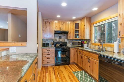 Bernese's Bungalow By Tahoe Mountain Properties