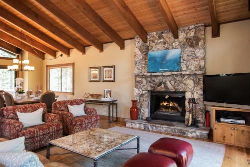 Beautiful Northstar Home With Golf Course View. Free Grocery Delivery!