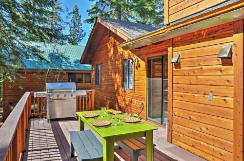 Cozy Truckee And Northstar Cabin With Den And Fireplace!