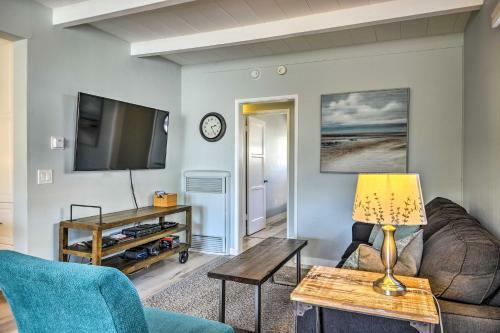 Remodeled Ventura Beach Home With Yard And Fire Pit!