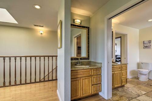 Vallejo Home With Spacious Deck, Hot Tub And Views