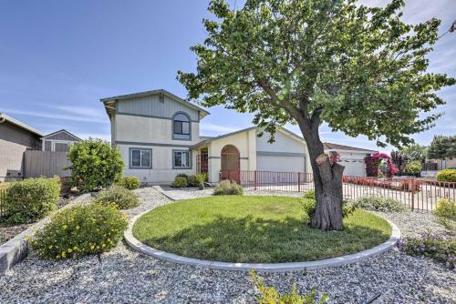 Vallejo Home With Spacious Deck, Hot Tub And Views