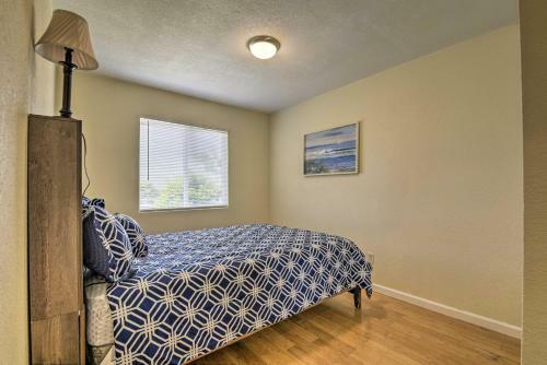 Vallejo Home With Spacious Deck, Hot Tub And Views