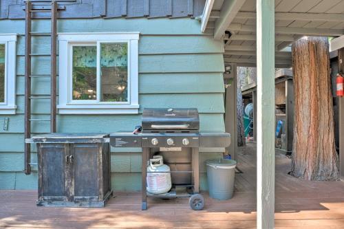 Peaceful Twain Harte Cabin With Wraparound Deck!