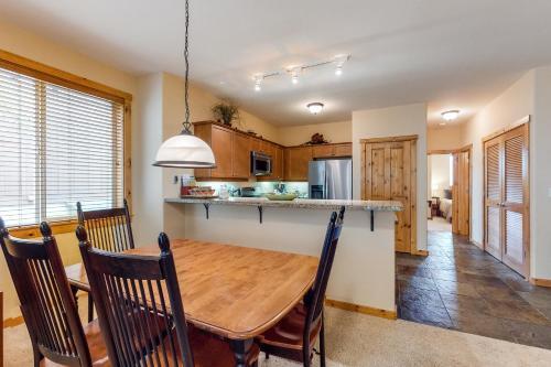 Comfortable And Convenient Truckee Condo