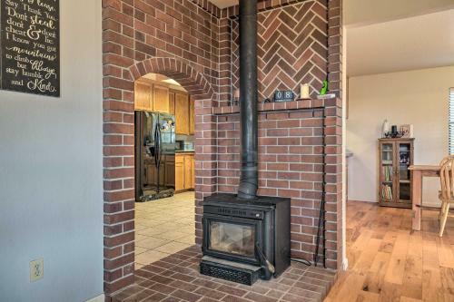 Peaceful Tuolumne Hideaway With Sweeping Views!