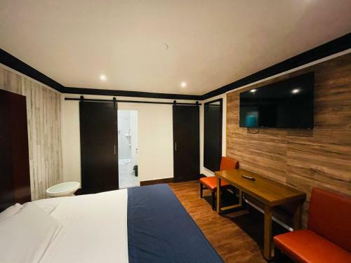 Hotel Casa Blanca Inn & Suites