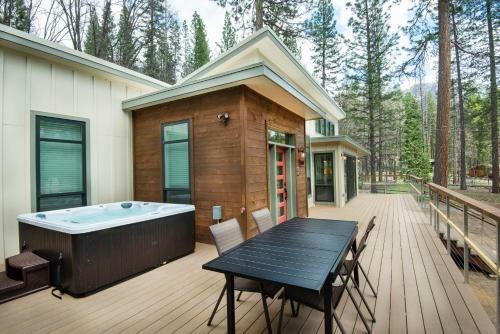 11r Spring Meadow Retreat