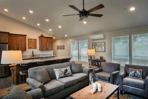 11r Spring Meadow Retreat