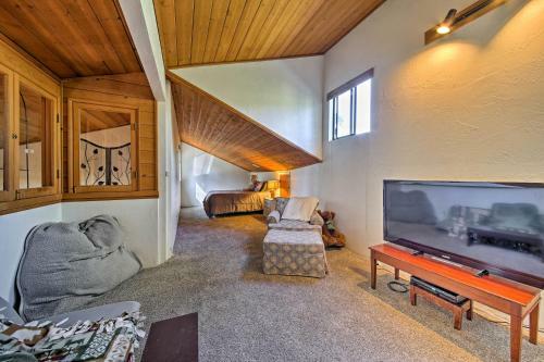 Wrightwood House With Fire Pit - Hike And Ski Nearby!