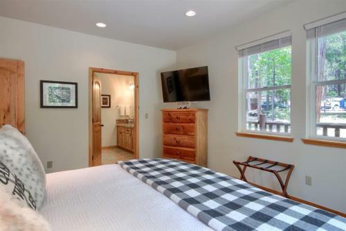 Rivercrest Lodge
