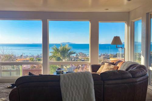 Hillside Home With 180 Degree Pacific Views Home