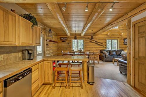 Kepikana Lodge With Decks In Pike Natl Forest!