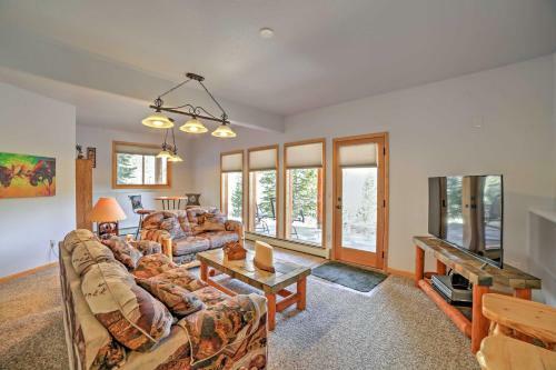 Rustic Alma Cabin On 2 Acres Hot Tub And Mtn Views!