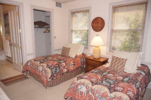 720 Bleeker St W (203146-7808) Home