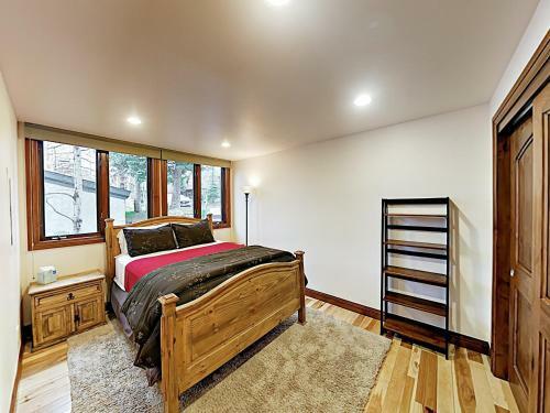 Mountain Gem Across From Slopes With Pool & Hot Tubs Townhouse